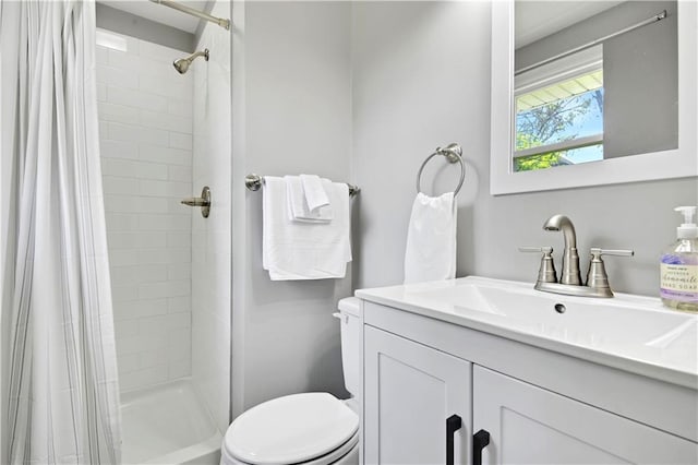 809 E 110th St, Kansas City, MO 64131 - bathroom featuring vanity and a tile shower
