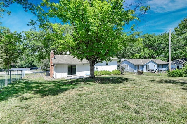 809 E 110th St, Kansas City, MO 64131 - view of yard