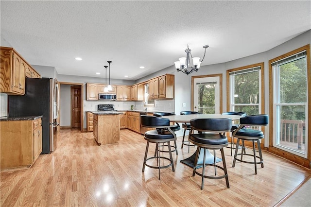 11656 S Parkwood Dr, Olathe, KS 66061 - photo 2