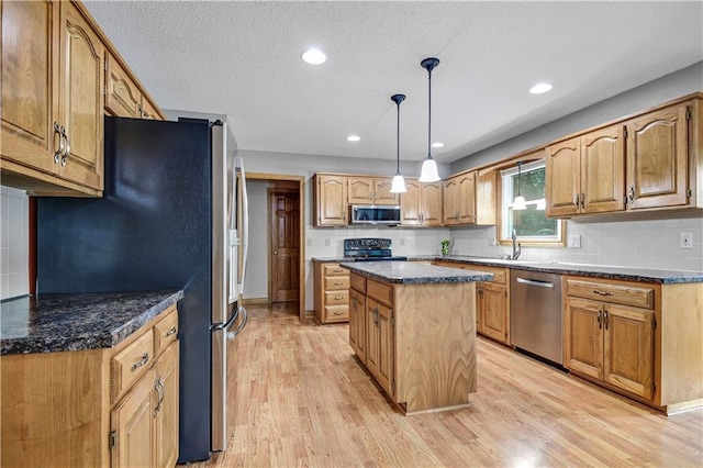 11656 S Parkwood Dr, Olathe, KS 66061 - photo 18