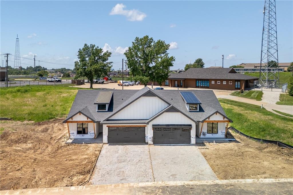 1400 Country Ct, Saint Joseph, MO 64506 - photo 2