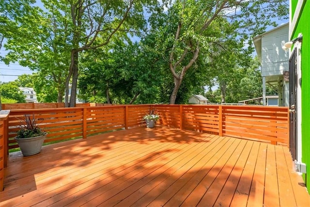 3230 Bellefontaine Ave, Kansas City, MO 64128 - view of wooden terrace