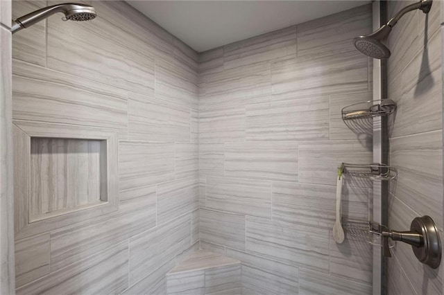 316 SE Hackamore Dr, Lees Summit, MO 64082 - full bathroom with a tile shower