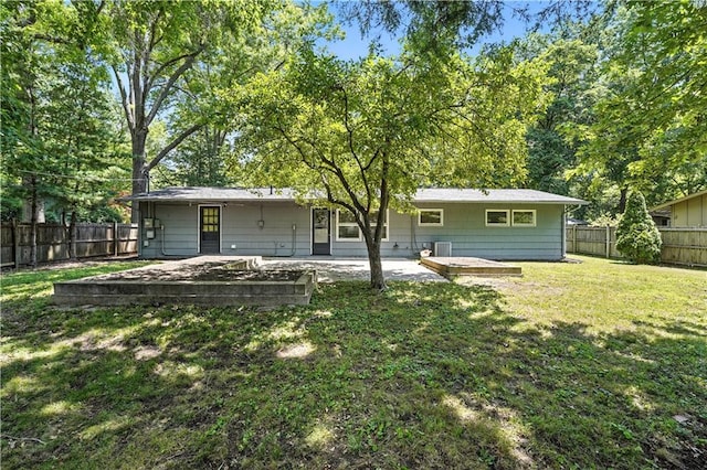 7604 Tomahawk Rd, Prairie Village, KS 66208 - back of house featuring a patio area and a fenced backyard