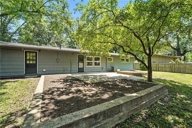 7604 Tomahawk Rd, Prairie Village, KS 66208 - rear view of property featuring a patio area