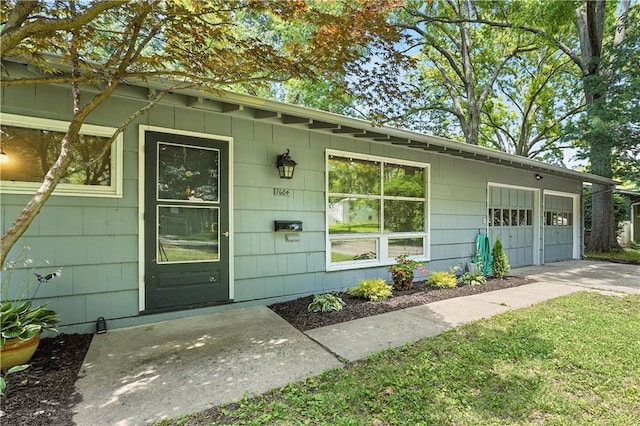 7604 Tomahawk Rd, Prairie Village, KS 66208 - entrance to property