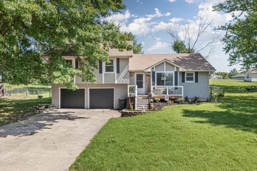 650 Walnut Pl, Holt, MO 64048 - photo 1