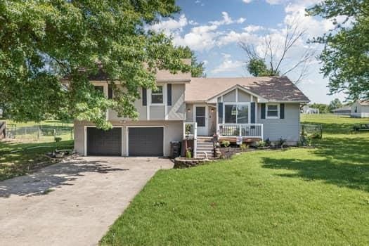 650 Walnut Pl, Holt, MO 64048 - photo 1