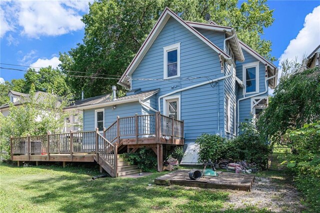 118 Spruce St, Leavenworth, KS 66048 - back of property with a deck and a yard