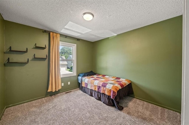 17277 W 157th St, Olathe, KS 66062 - bedroom featuring carpet flooring and a textured ceiling