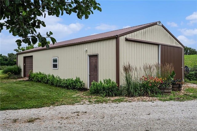 9750 SW 200th St, Smithville, MO 64089 - view of pole building featuring a yard