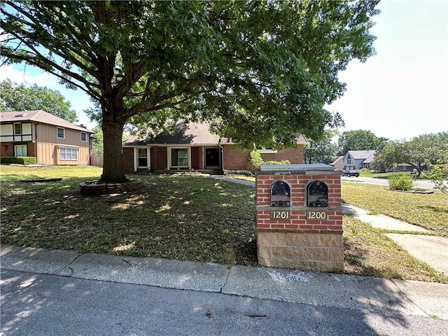 1200 NE Crestview Dr, Blue Springs, MO 64014 - photo 1