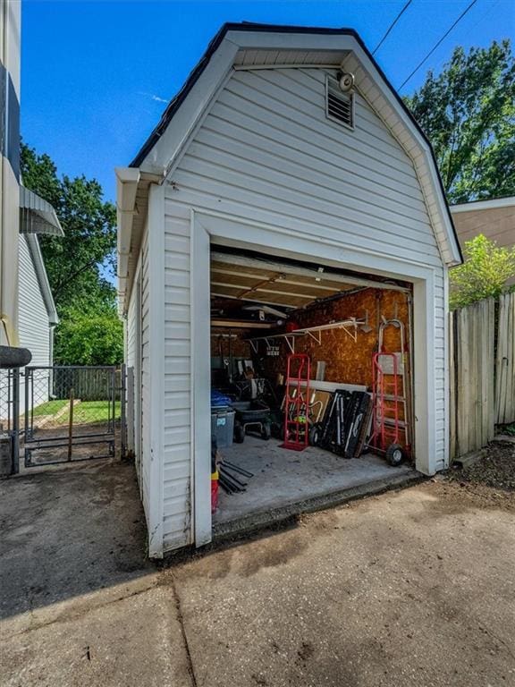 5728 N Denver Ave, Kansas City, MO 64119 - photo 22