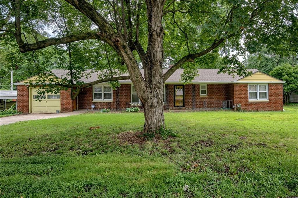 8721 E 74th St, Raytown, MO 64133 - photo 1