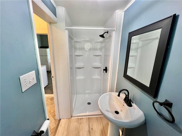 14364 N Bay St, Mercer, MO 64661 - bathroom featuring a stall shower