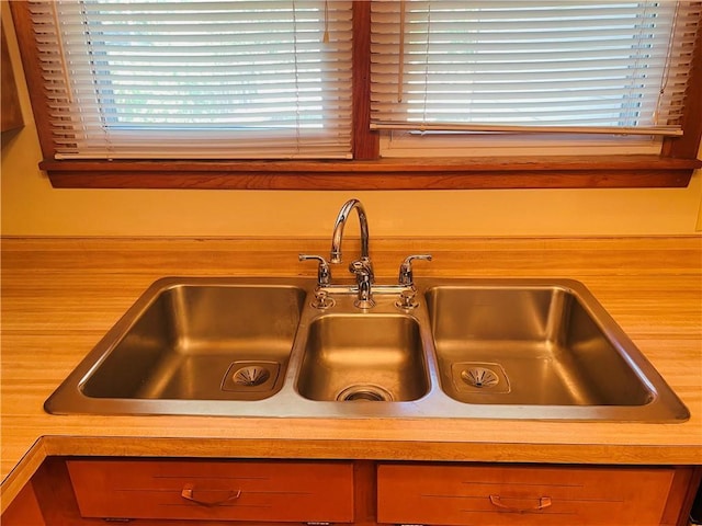 506 1st Ter, Lansing, KS 66043 - kitchen view of light countertops