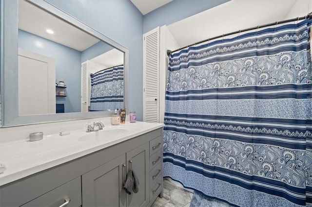 1340 Spruce St, Leavenworth, KS 66048 - full bath featuring vanity