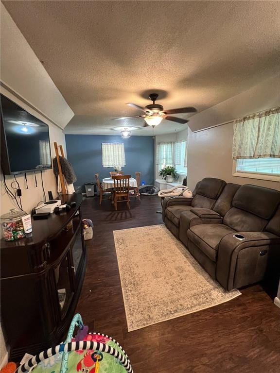 510 S Ozark St, Girard, KS 66743 - photo 17