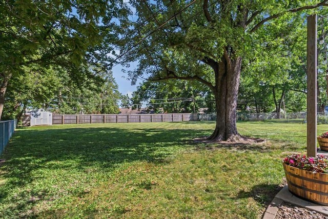 7553 Rainbow Dr, Prairie Village, KS 66208 - photo 17