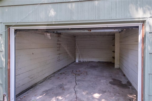 914 Jersey St, Baldwin City, KS 66006 - view of garage