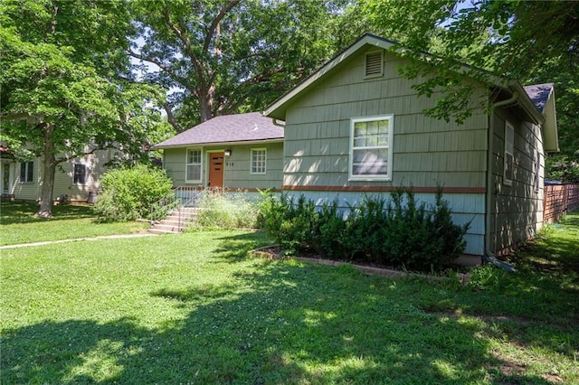 914 Jersey St, Baldwin City, KS 66006 - view of front of property featuring a front lawn