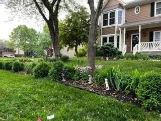 11328 S Rene St, Olathe, KS 66215 - view of green lawn
