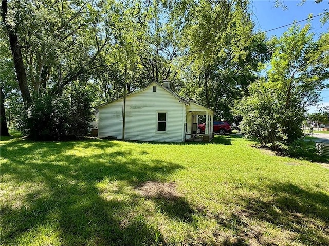 810 Center St, Pleasanton, KS 66075 - view of green lawn