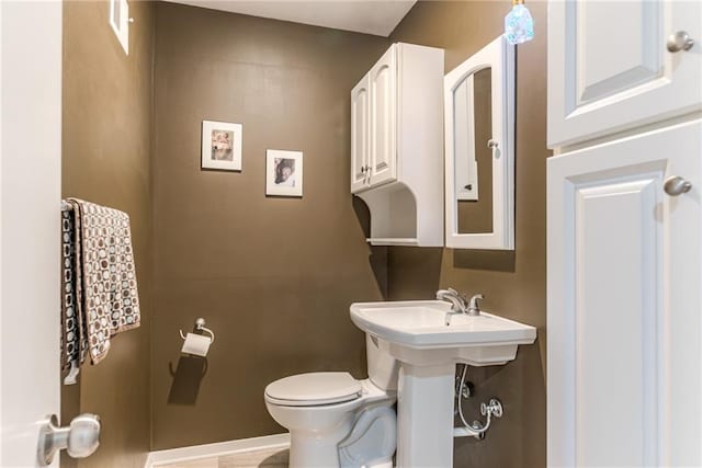 8224 Linden Dr, Prairie Village, KS 66208 - bathroom featuring toilet and baseboards