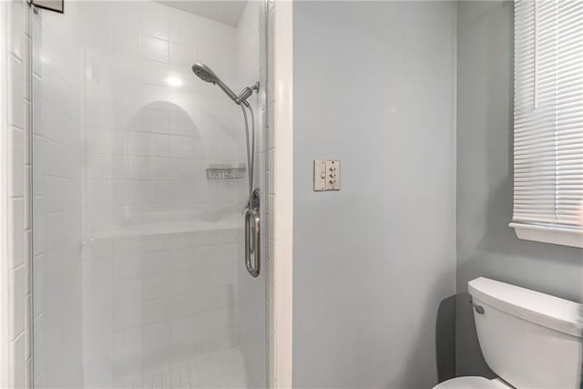 8224 Linden Dr, Prairie Village, KS 66208 - full bathroom featuring a stall shower