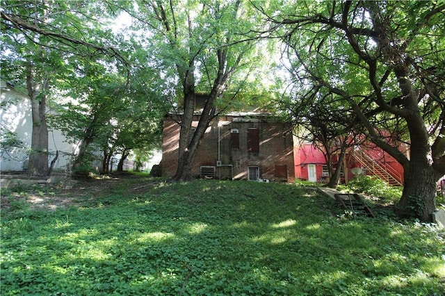 1705 Francis St, Saint Joseph, MO 64501 - view of yard