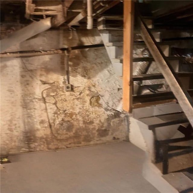 2125 N 45th St, Kansas City, KS 66104 - view of unfinished basement