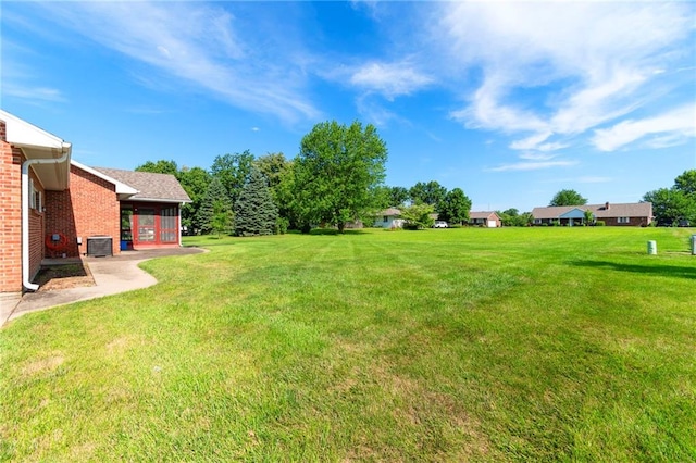 205 E 10th St, Carrollton, MO 64633 - view of grassy yard