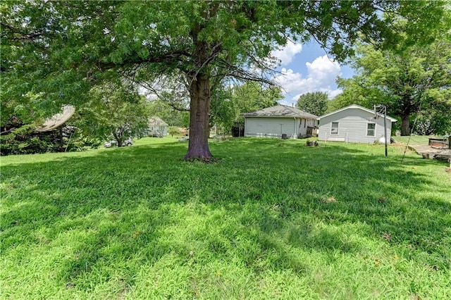 111 N Woodward St, Easton, MO 64443 - photo 2