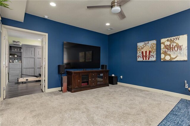 9445 W 157th Pl, Overland Park, KS 66221 - carpeted living area featuring a ceiling fan and recessed lighting