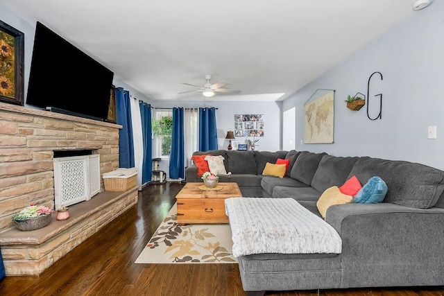 3006 S 39th St, Kansas City, KS 66106 - living area with ceiling fan and wood finished floors