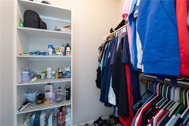 207 Woodhaven Dr, Smithville, MO 64089 - view of walk in closet