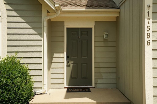 17586 W 161st St, Olathe, KS 66062 - entrance to property with a shingled roof