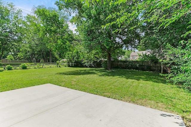 7652 Rainbow Dr, Prairie Village, KS 66208 - photo 12