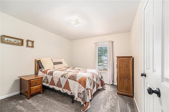10512 Shelton Ave, Edwardsville, KS 66111 - bedroom featuring carpet and a textured ceiling