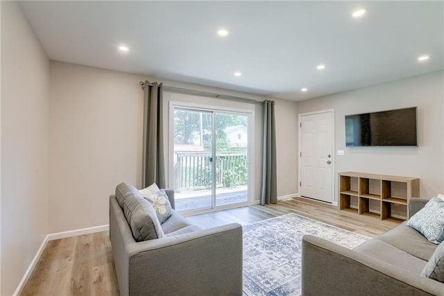 904 N Parkway Dr, Olathe, KS 66061 - photo 4