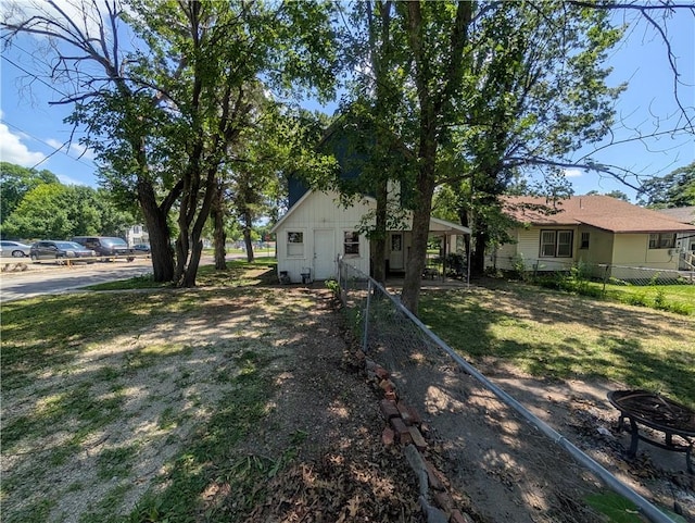 712 N Jefferson Ave, Iola, KS 66749 - view of yard