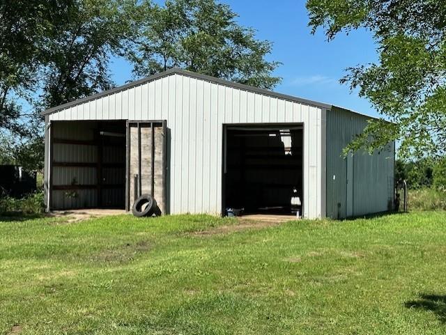 12074 S 1600th Rd, Nevada, MO 64772 - view of outbuilding