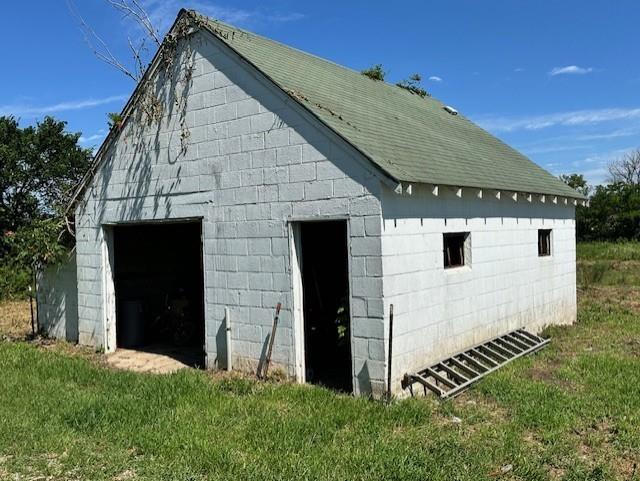 12074 S 1600th Rd, Nevada, MO 64772 - view of outbuilding