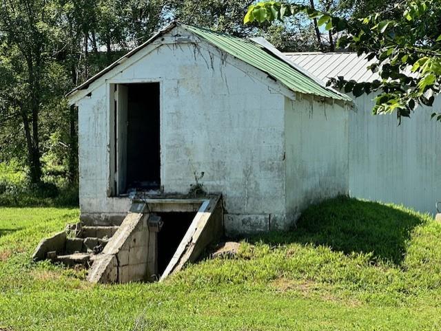 12074 S 1600th Rd, Nevada, MO 64772 - view of outbuilding