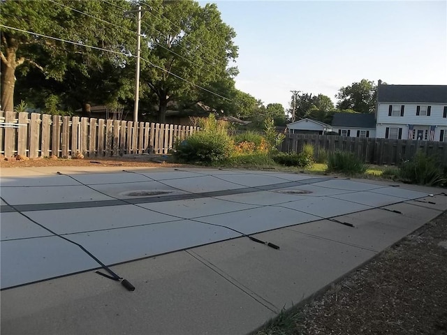 201 S Larson Ave, Chanute, KS 66720 - view of pool