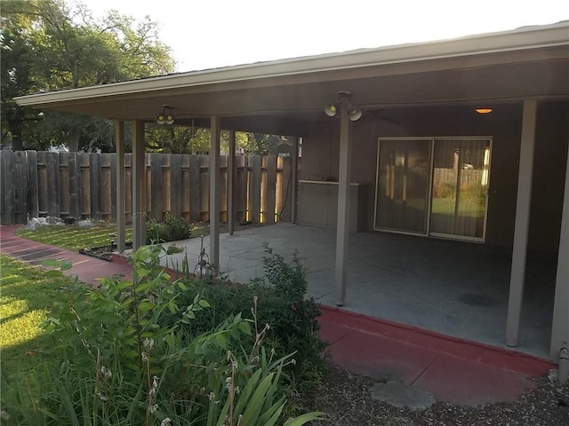 201 S Larson Ave, Chanute, KS 66720 - view of patio / terrace