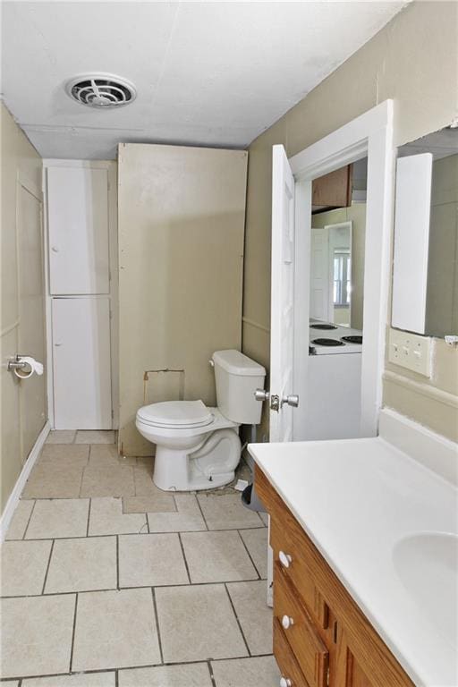 2514 Belmont Ave, Parsons, KS 67357 - bathroom featuring vanity and tile patterned floors