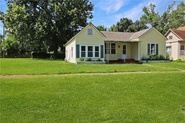 2514 Belmont Ave, Parsons, KS 67357 - view of front of property featuring a front yard