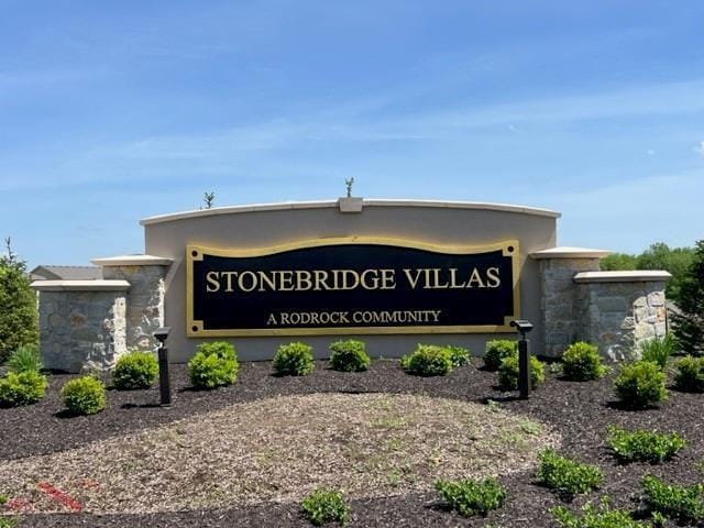 16567 W 170th St, Olathe, KS 66062 - view of community sign