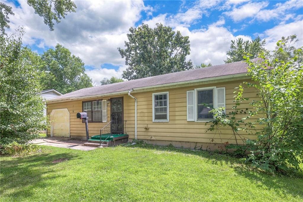 215 Park Ave, Belton, MO 64012 - photo 1